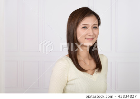 女性肖像 43834827