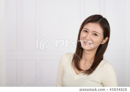 女性肖像 43834828