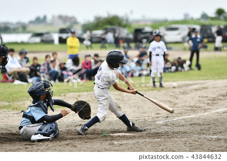 Boy baseball game 43844632