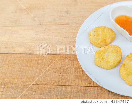 Chicken nuggets crispy 43847427