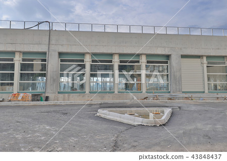 an building  under construction at hong kong 43848437