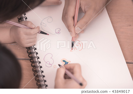 一個家庭 43849017