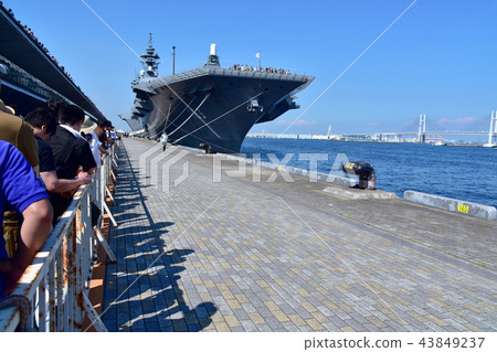 Escort ship Escort ship 43849237