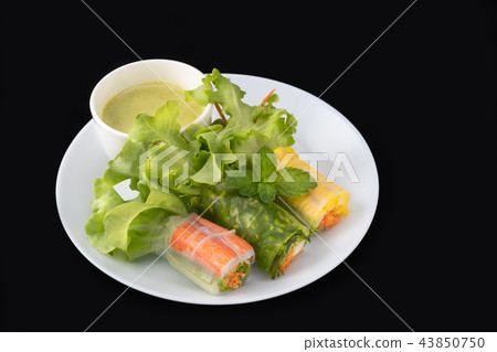 Fresh vegetable noodle spring roll with sauce Fresh vegetable noodle spring roll with sauce 43850750