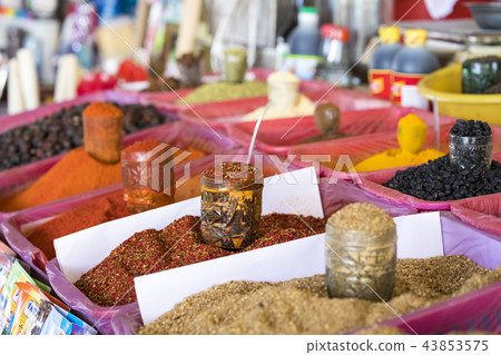 Traditional bazaar with spices in Tashkent, Uzbeki Traditional bazaar with spices in Tashkent, Uzbeki 43853575