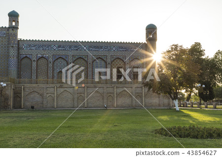 The Khudayar Khan Palace is the most popular landm 43854627