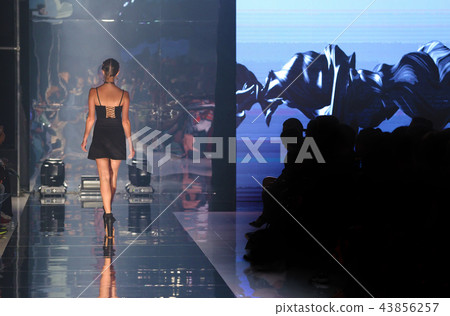 fashion show ramp walk music free download fashion show ramp walk music free download