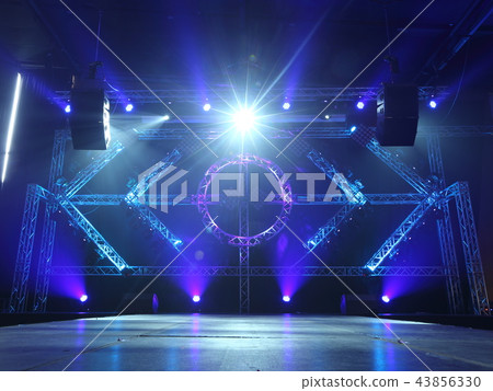Empty Runway Fashion Show catwalk with moving beam 43856330