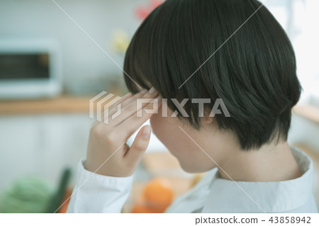 酸痛的 疼痛 痛苦的 43858942