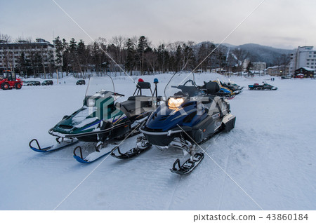 北海道阿寒湖的冰上摩托車 43860184