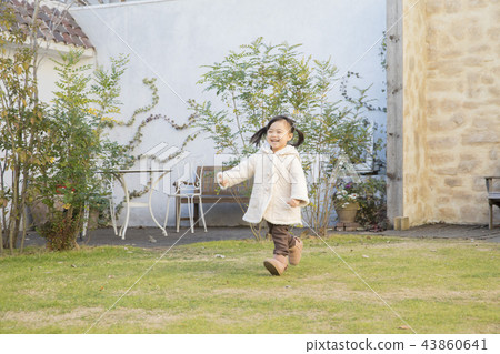Girls running in the park Girls running in the park 43860641