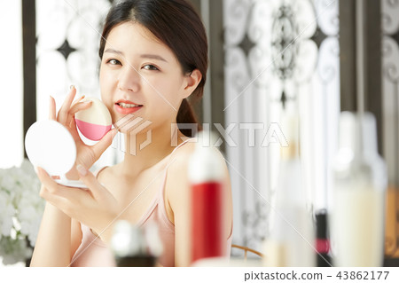 女性化妝美容 43862177