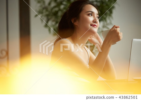 女商人咖啡館 女商人咖啡館 43862501