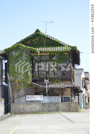 常春藤覆蓋的房子（Kurahashijima / Kudo-cho，Kure City，Hiroshima Prefecture） 43862859