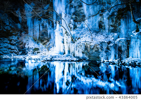 埼玉秩父三居的冰柱點亮 43864005