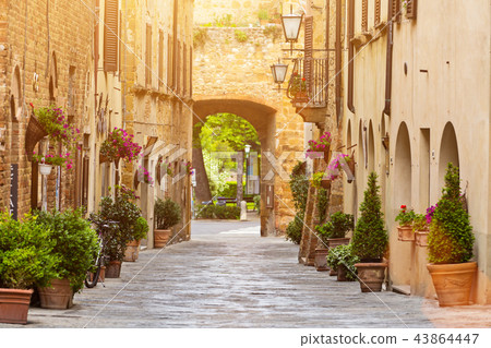 Colorful street in Pienza, Tuscany, Italy Colorful street in Pienza, Tuscany, Italy 43864447