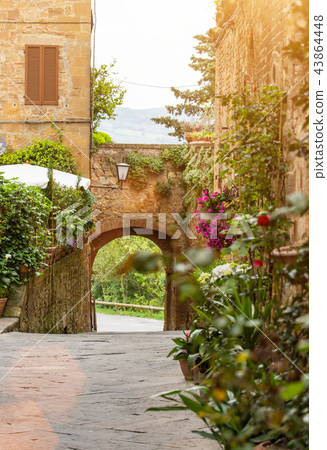 Colorful street in Pienza, Tuscany, Italy 43864448