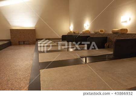 Indoor Bedrock Women's Association Couple Mixed... - Stock Photo [43866932]  - PIXTA