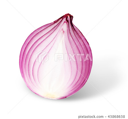 A red onion, sliced in half, i 43868638