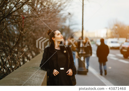 girl walking aroung the streets and the city of Paris 43871468