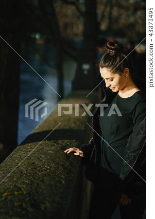 girl walking aroung the streets and the city of Paris girl walking aroung the streets and the city of Paris 43871495