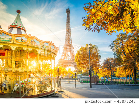 eiffel tour and from Trocadero, Paris 43873245