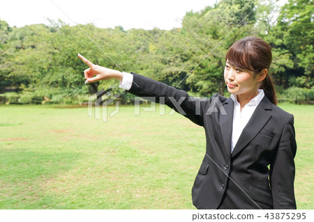 指向的女商人 指向的女商人 43875295