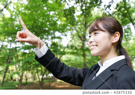 指向的女商人 43875330