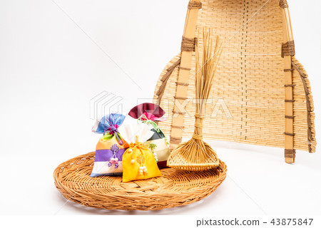 Korean tradition, holiday 43875847