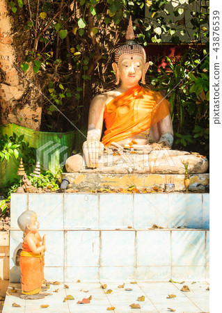 Big Buddha Image at Wat Lamduan Mekong Riverside 43876539