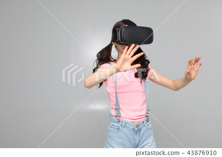 Children who experience VR Children who experience VR 43876910