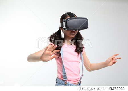Children who experience VR Children who experience VR 43876911