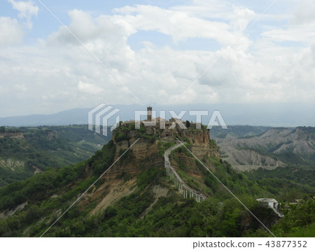 奇維塔迪巴尼奧雷焦的視圖 43877352