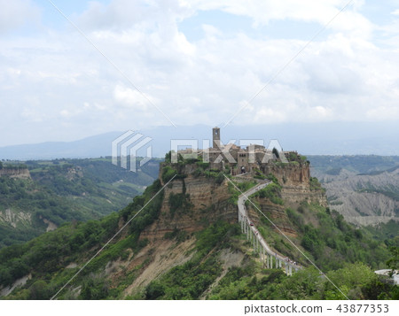 Landscape of Civita di Bagnoregio 43877353