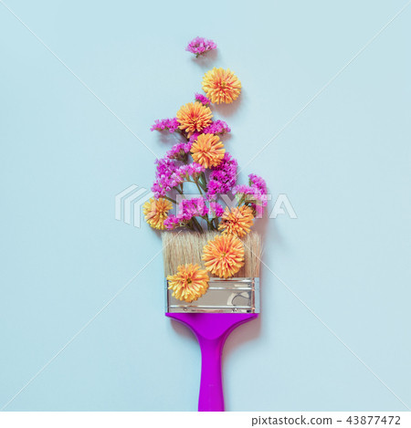 Yellow and pink autumn flowers and paintbrush. 43877472