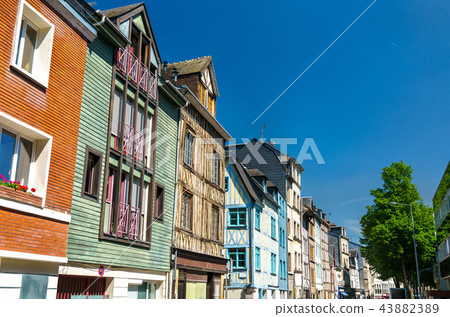 Traditional half-timbered houses in the old town of Rouen, France 43882389