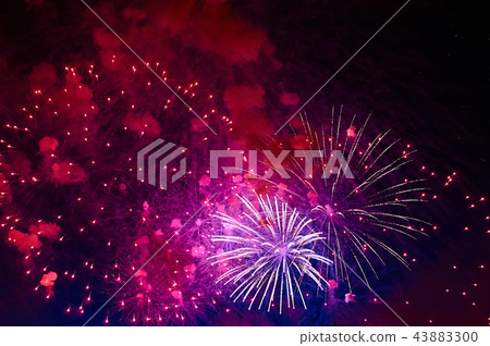Very cheap firework over the city, red 43883300