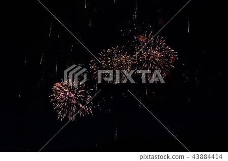 Very cheap firework over the city, red and blue 43884414