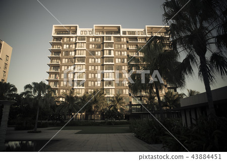 Danang Danang 43884451