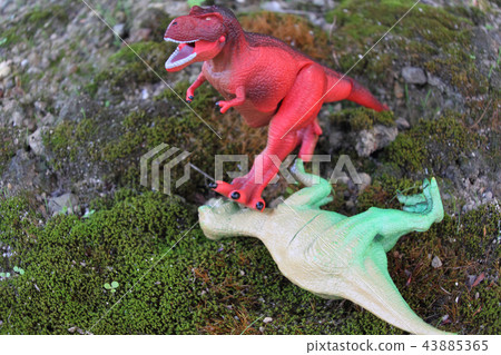 Survival competition image of dinosaur 43885365