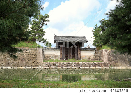 Castle interior gate of Nijo Castle (Kyoto City) 43885896