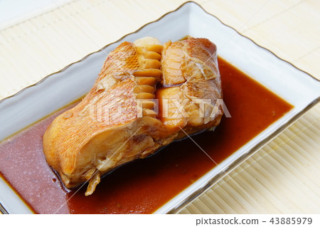 Boiled salmon 43885979