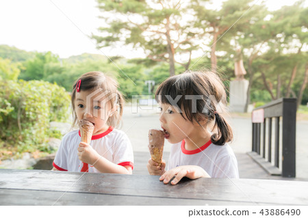 C056, oracle, Person 43886490