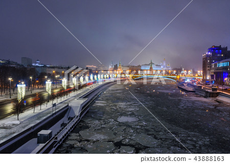 View of Moscow Kremlin and Bolshoy Kamenny Bridge View of Moscow Kremlin and Bolshoy Kamenny Bridge 43888163