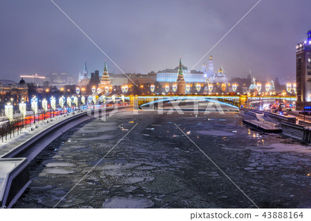 View of Moscow Kremlin and Bolshoy Kamenny Bridge View of Moscow Kremlin and Bolshoy Kamenny Bridge 43888164