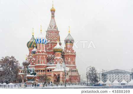 Saint Basil's Cathedral on Red Square in snowfall 43888169