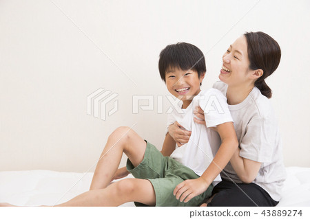 父母和孩子 父母和孩子 43889274