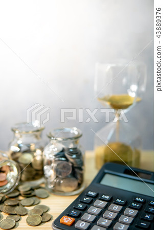 Saving money. Financial accounting calculation Saving money. Financial accounting calculation 43889376