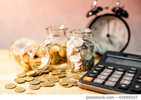 Saving money. Financial accounting calculation Saving money. Financial accounting calculation 43889387