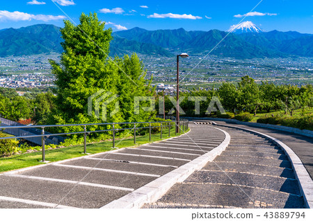<Yamanashi> Mt. Fuji seen from Fuefuki River Fruit Park <Yamanashi> Mt. Fuji seen from Fuefuki River Fruit Park 43889794
